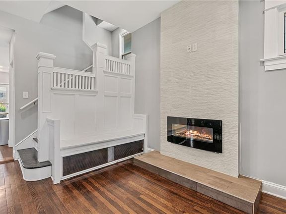 4th image of 2616 Charlotte St