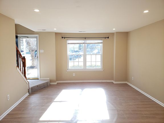 3rd image of 52 Stockton Ct