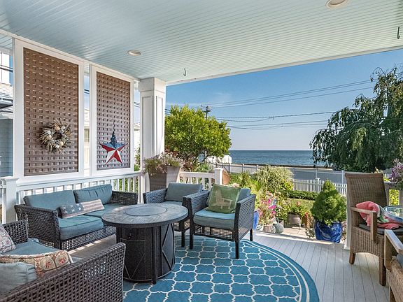 17 Middle Beach Road