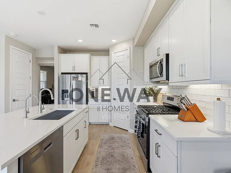 5832 E Rose Garden Ln — Photo 13