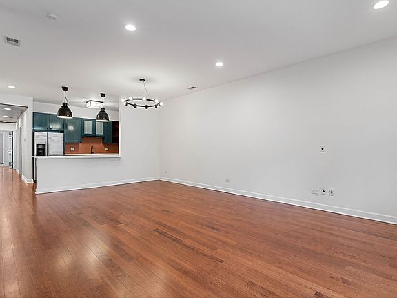 3rd image of 1515 N Milwaukee Ave APT 3