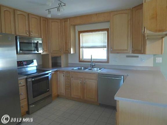 3rd image of 65 Sherwood Dr