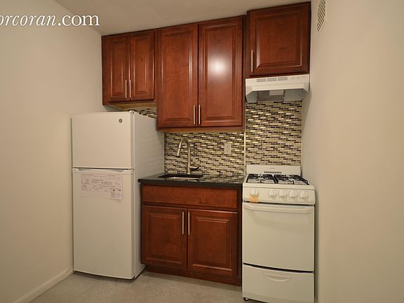 3rd image of 222 E 75th St APT 4A