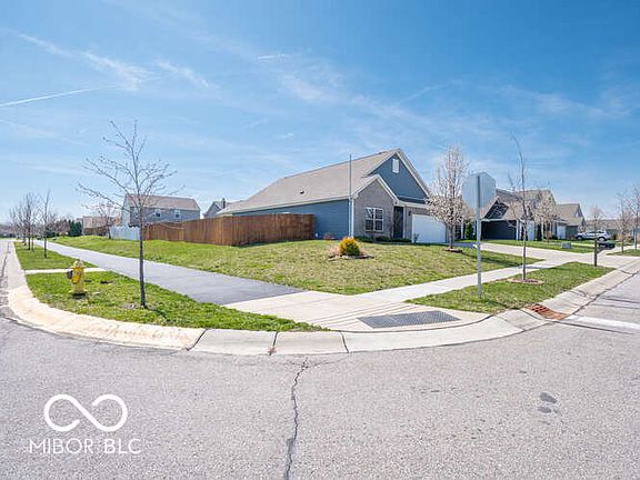 4th image of 1303 Crabapple Rd