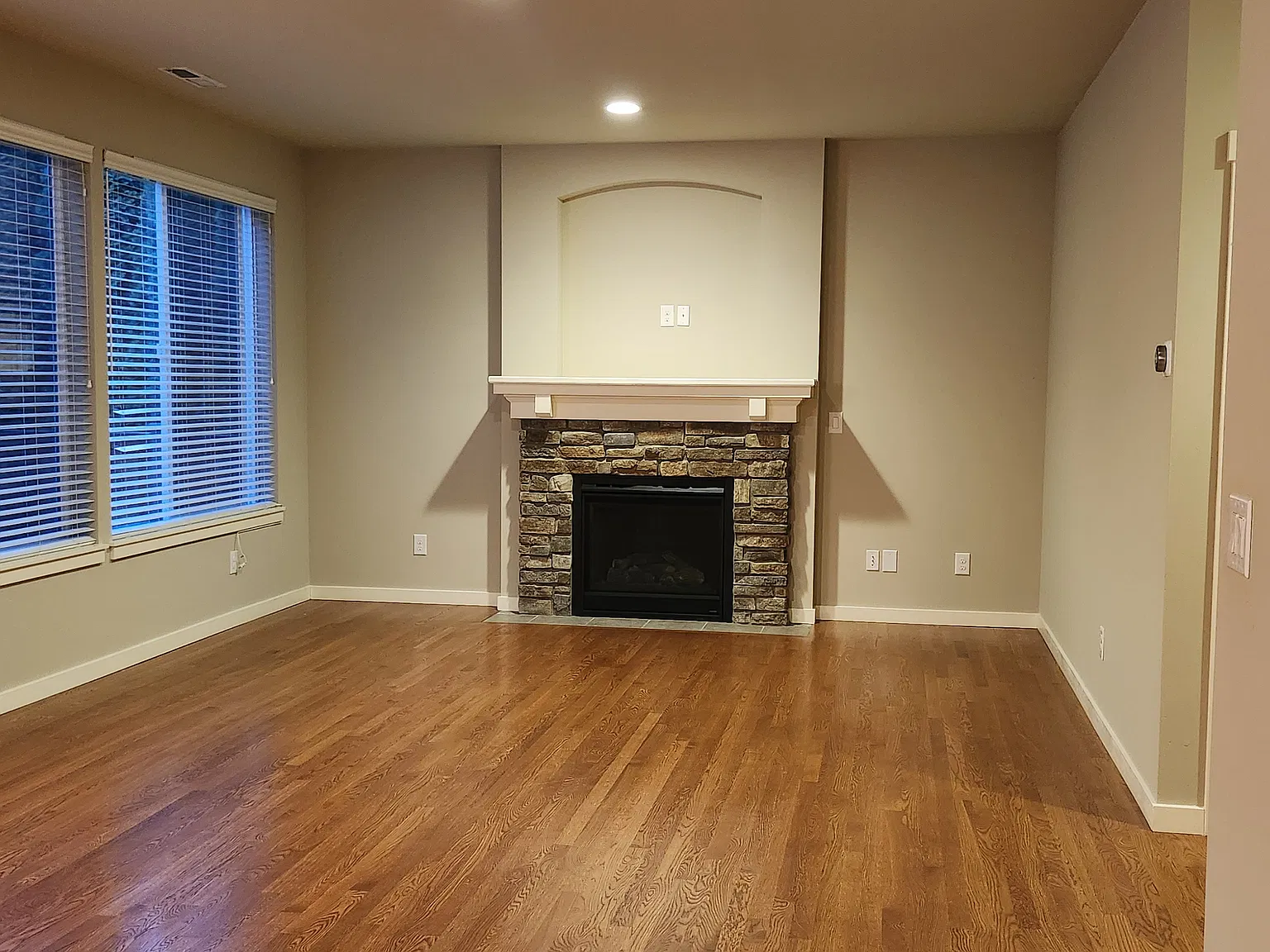 5 bed, 2.5 bath, 2493 sqft, $3,950 — Photo 4