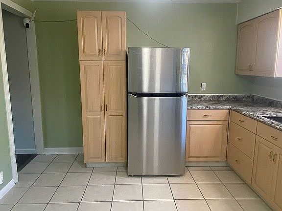 4th image of 5996 Glenway Dr #B