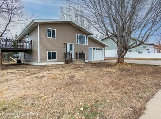 725 8th Ave E, Dickinson, ND 58601