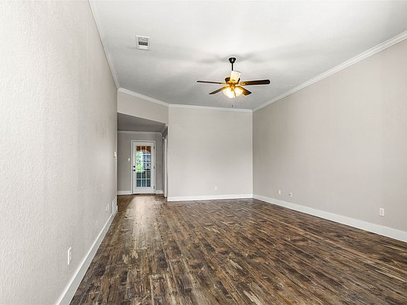 5th image of 2040 Comal St