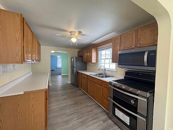 2nd image of 1930 Bremer Rd