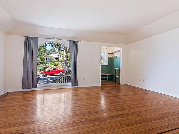 4th image of 6 Fairview Avenue