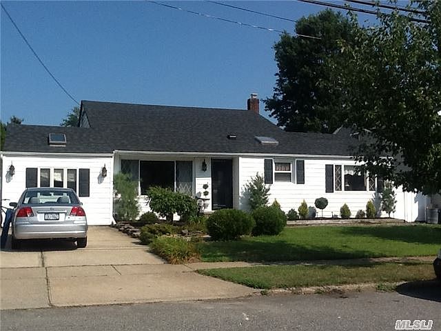 1st image of 387 Charles Ave