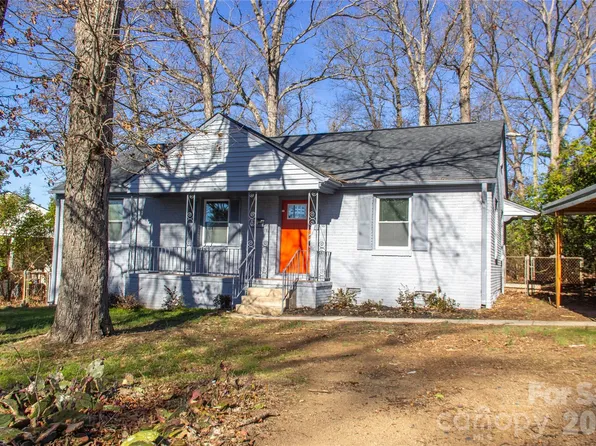 2854 Burbank Dr, Charlotte, NC 28216