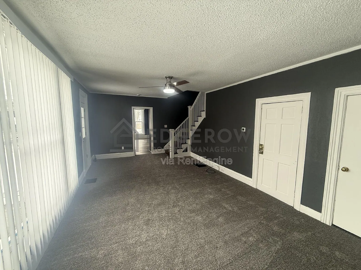 3 bed, 2.0 bath, 1342 sqft, $1,900 — Photo 2