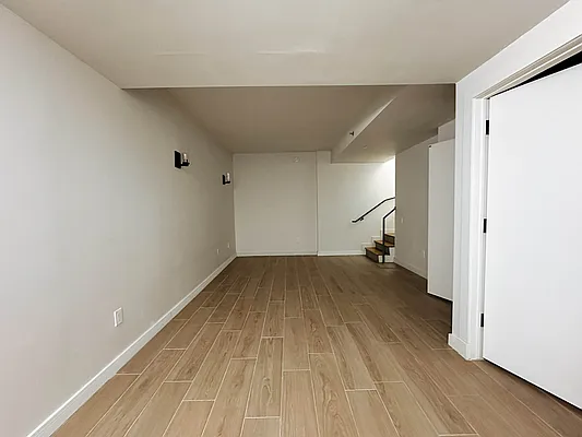 Rented by Artur Gutman, LREB | media 41