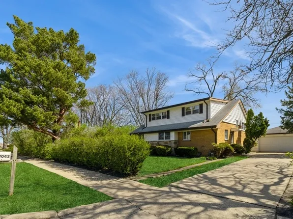 9043 N Greenwood Ave, Niles, IL 60714