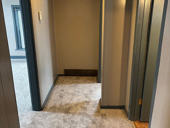 2nd image of 413 N Michigan Ave