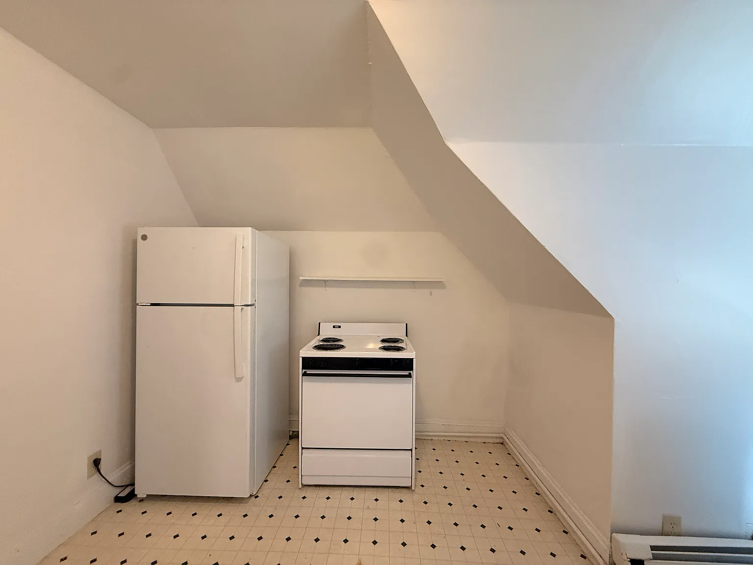 2 bed, 1200 sqft, $2,500 — Photo 3