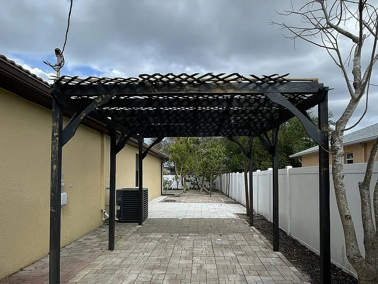 511 SW 7th Pl — Photo 16