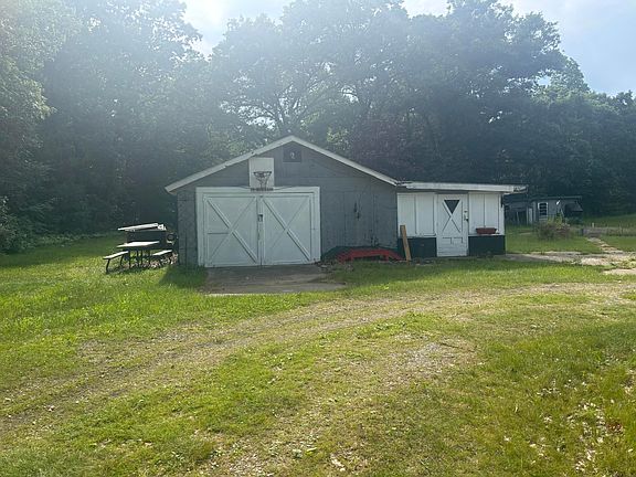 3rd image of 1473 Chatterson Rd