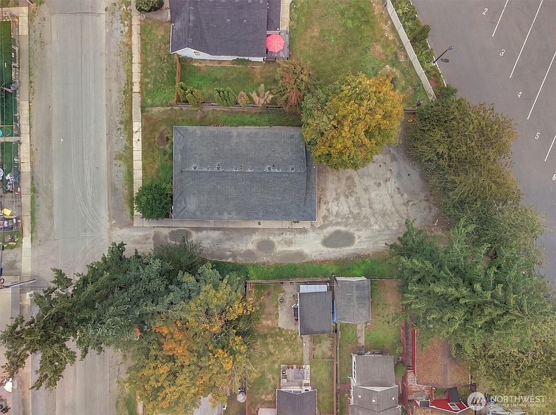 4th image of 1108 B Street SE