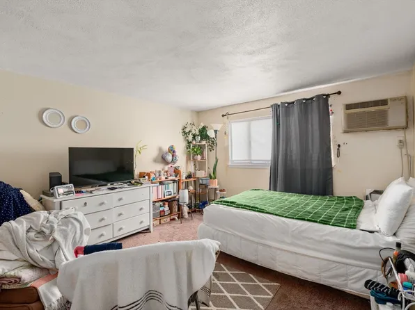 596 Boston Post Rd E APT 13, Marlborough, MA 01752