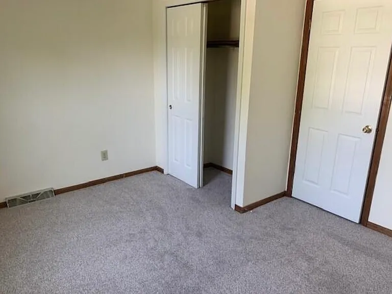 Elk Cir — Photo 18