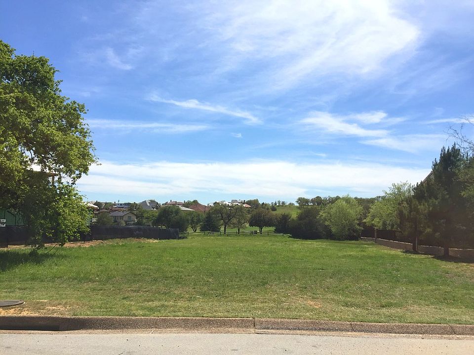 1st image of 1712 Wisteria Way