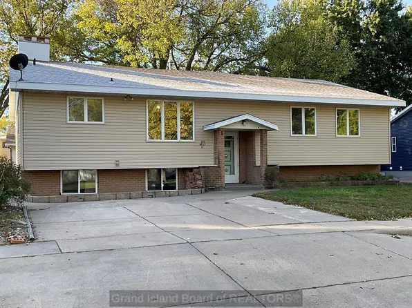 105-105 W 11th St, Wood River, NE 68883