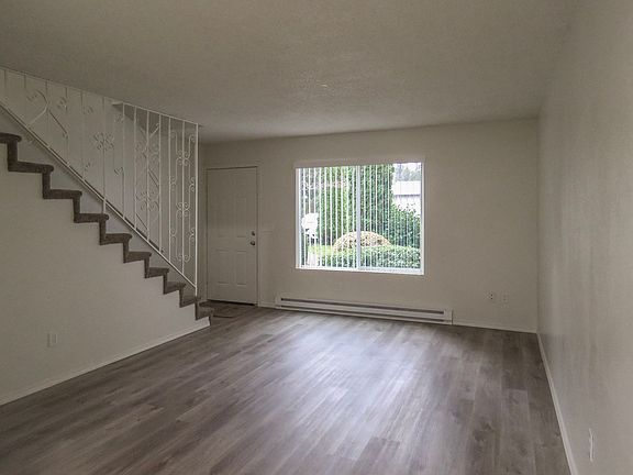 4th image of 17300 SW Merlo Rd #3