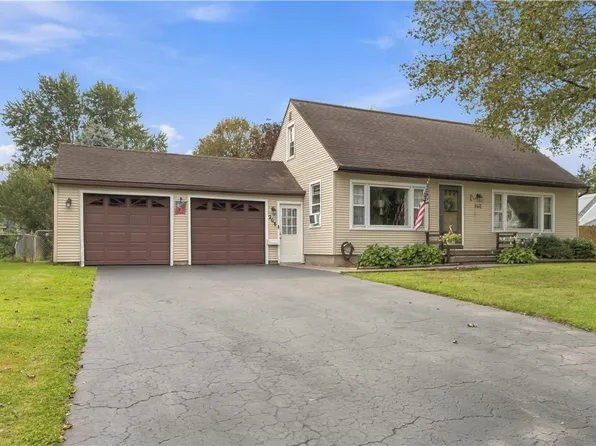 268 N Autumn Dr, Rochester, NY 14626