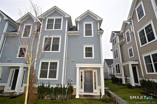 1st image of 115-71 Colonial Rd
