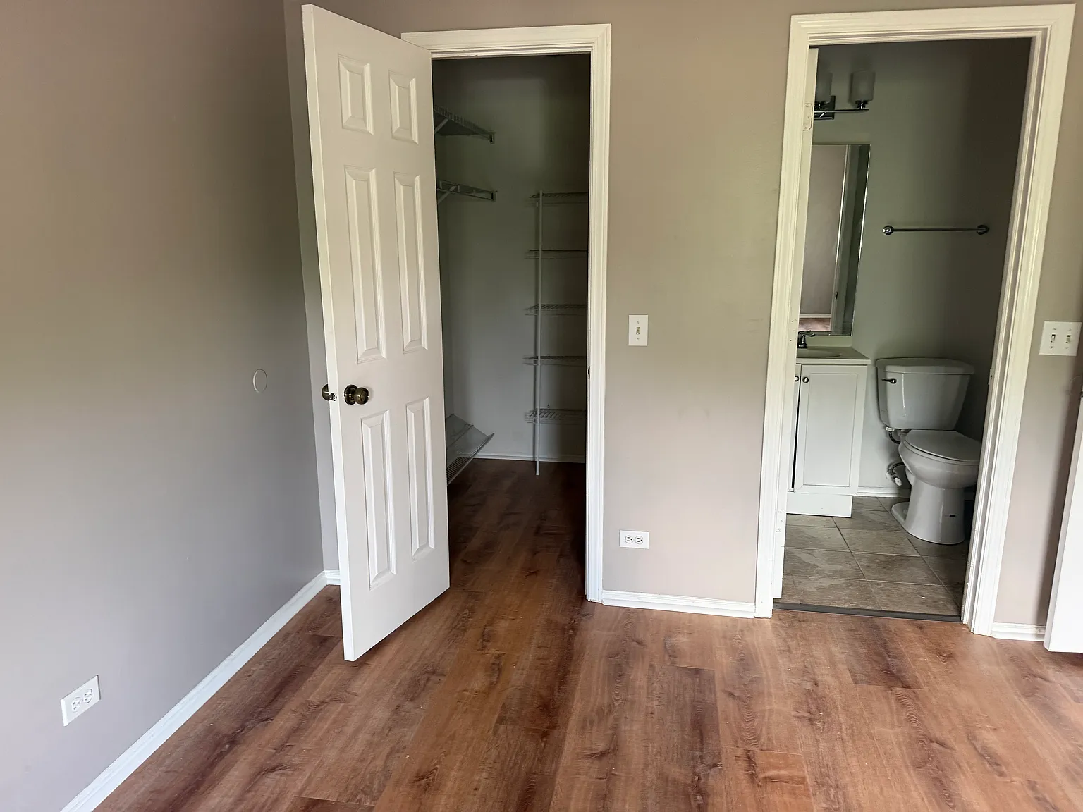 2 bed, 1100 sqft, $2,400 — Photo 4