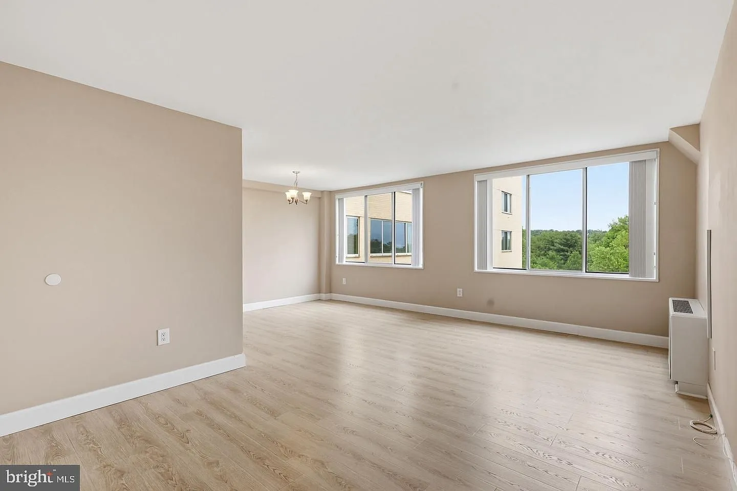 River Towers Condo — Photo 1