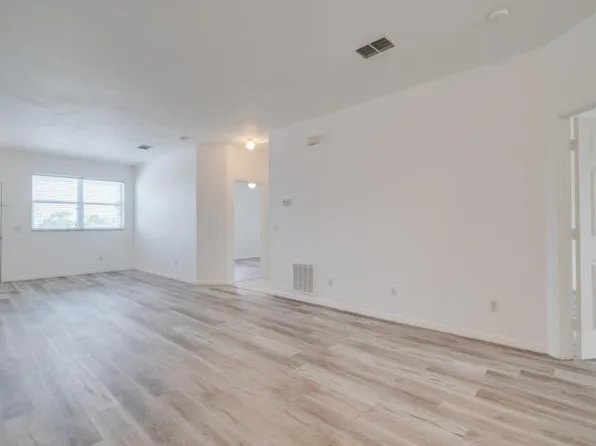 5612 Rose Garden Rd APT 204, Cape Coral, FL 33914