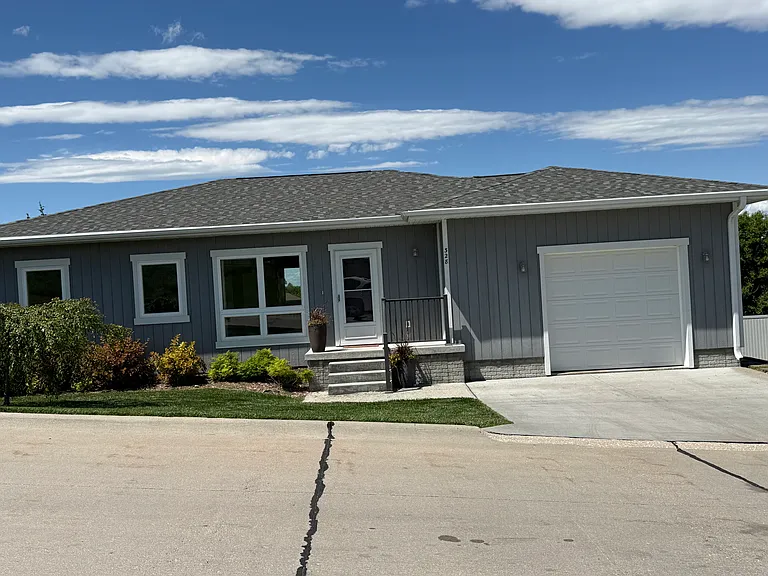 328 Wolf Ave — Photo 1