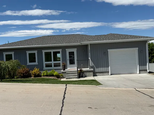 328 Wolf Ave, Ord, NE 68862