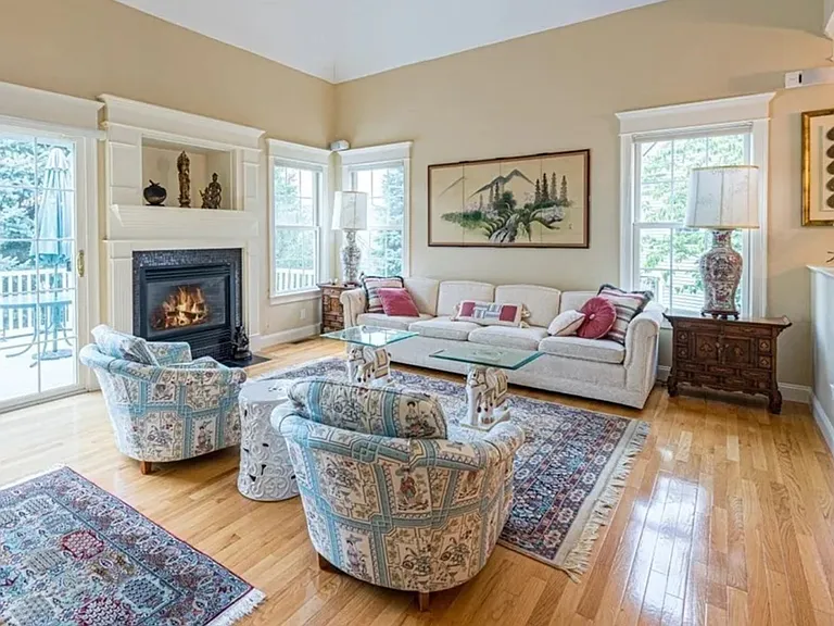 68 Charles Ct — Photo 10