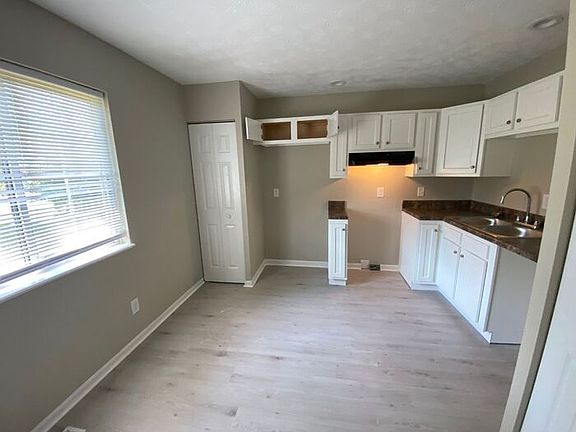 5th image of 11021 Amburg Ct