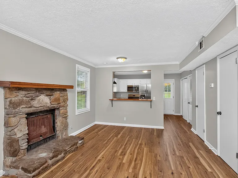 2303 Kimberly Dr — Photo 14