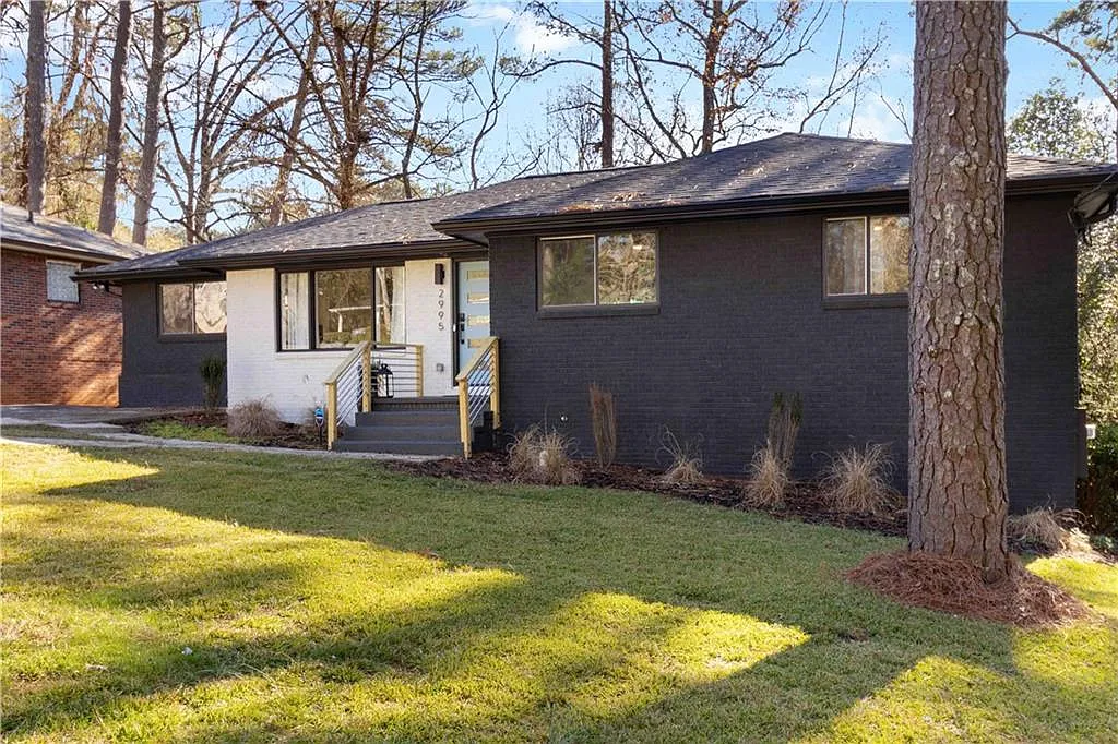 3 bed, 2.0 bath, 1577 sqft, $2,800 — Photo 2
