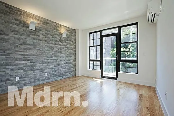 Rented by Mdrn Residential | media 25