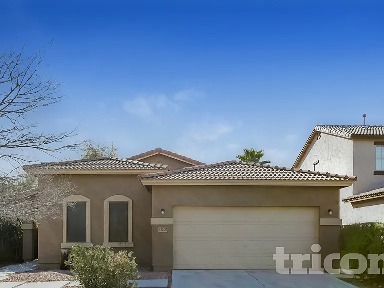 45209 W Miraflores St — Photo 1