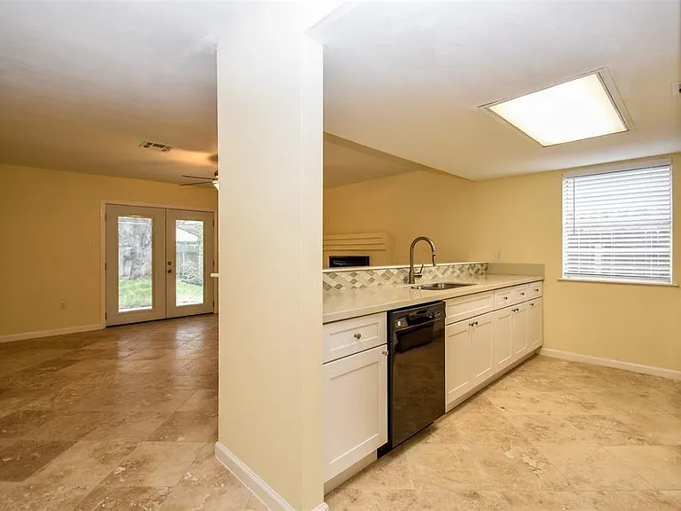 2110 Whiteback Dr — Photo 14