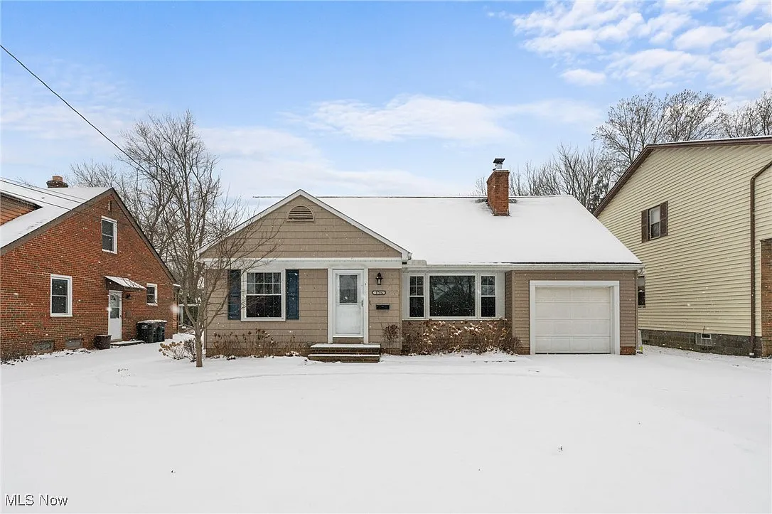 1704 Lyndhurst Rd photo 1
