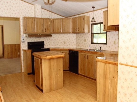 Large Kitchen with Island and Desk