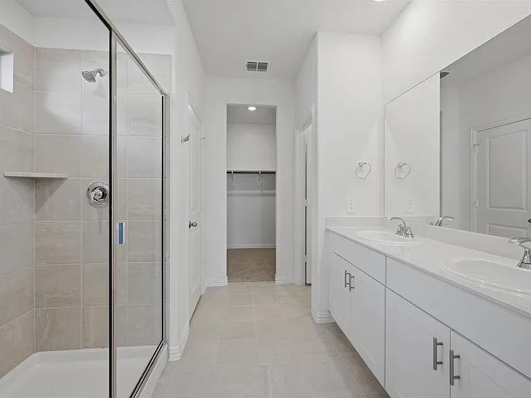 2222 Rannoch St — Photo 28