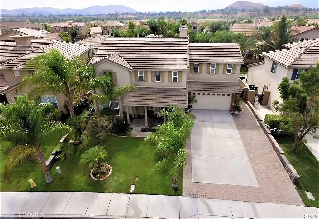6 bed, 4.5 bath, 4236 sqft, $4,200 — Photo 4