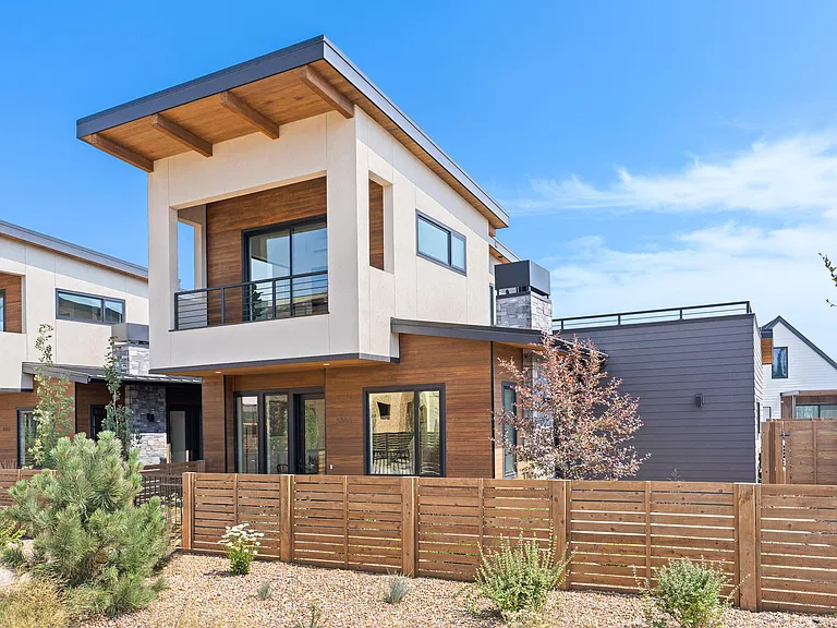 Studio rental at 3336 Nw Celilo Ln, # 1, Bend, OR