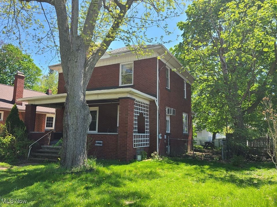 2nd image of 1806 40th St NW