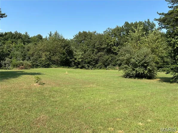 148 Bunny Trl, Carlyle, IL 62231